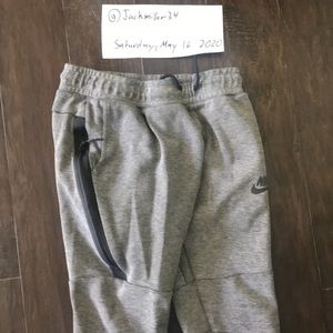 Nike youth medium joggers